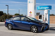 Водородная 2015 Toyota Mirai уже продается в Японии